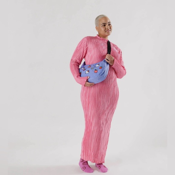 Baggu Hello Kitty Crescent Nylon Bag Purse NWT - Picture 2 of 4